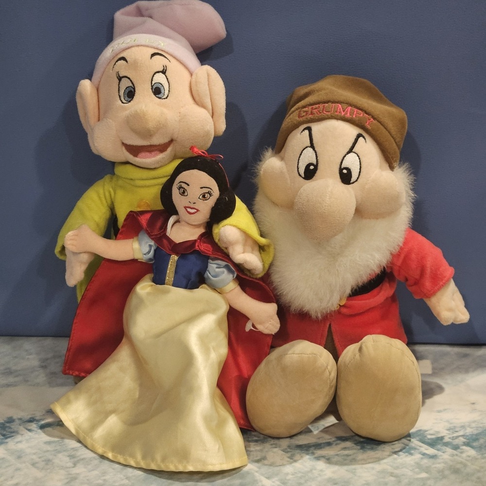 Vintage Disney‎ Snow White Bean Bag Plush Grumpy Dopey Disney Store Bundle